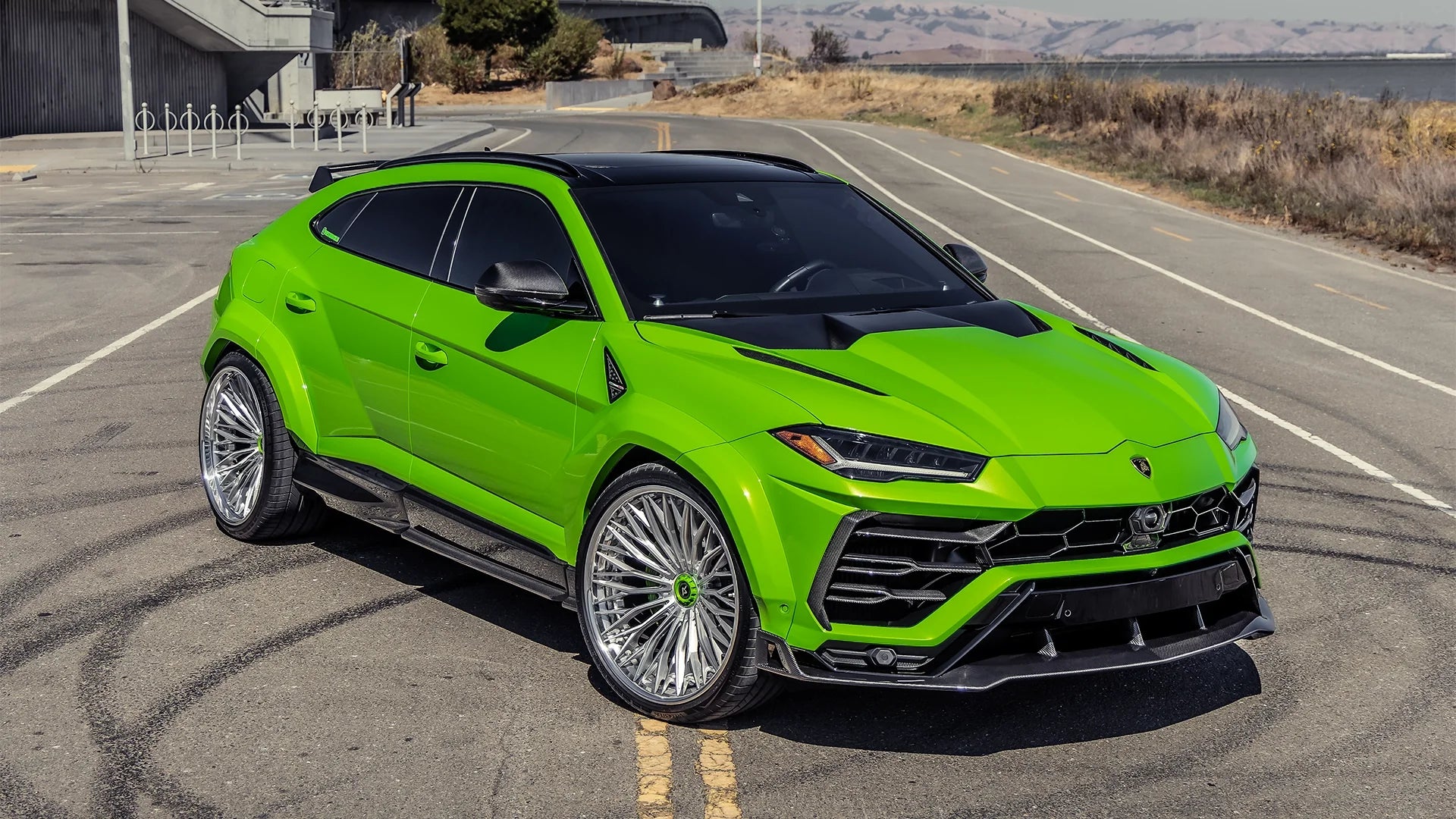 Lamborghini Urus Carbon Fiber Aero