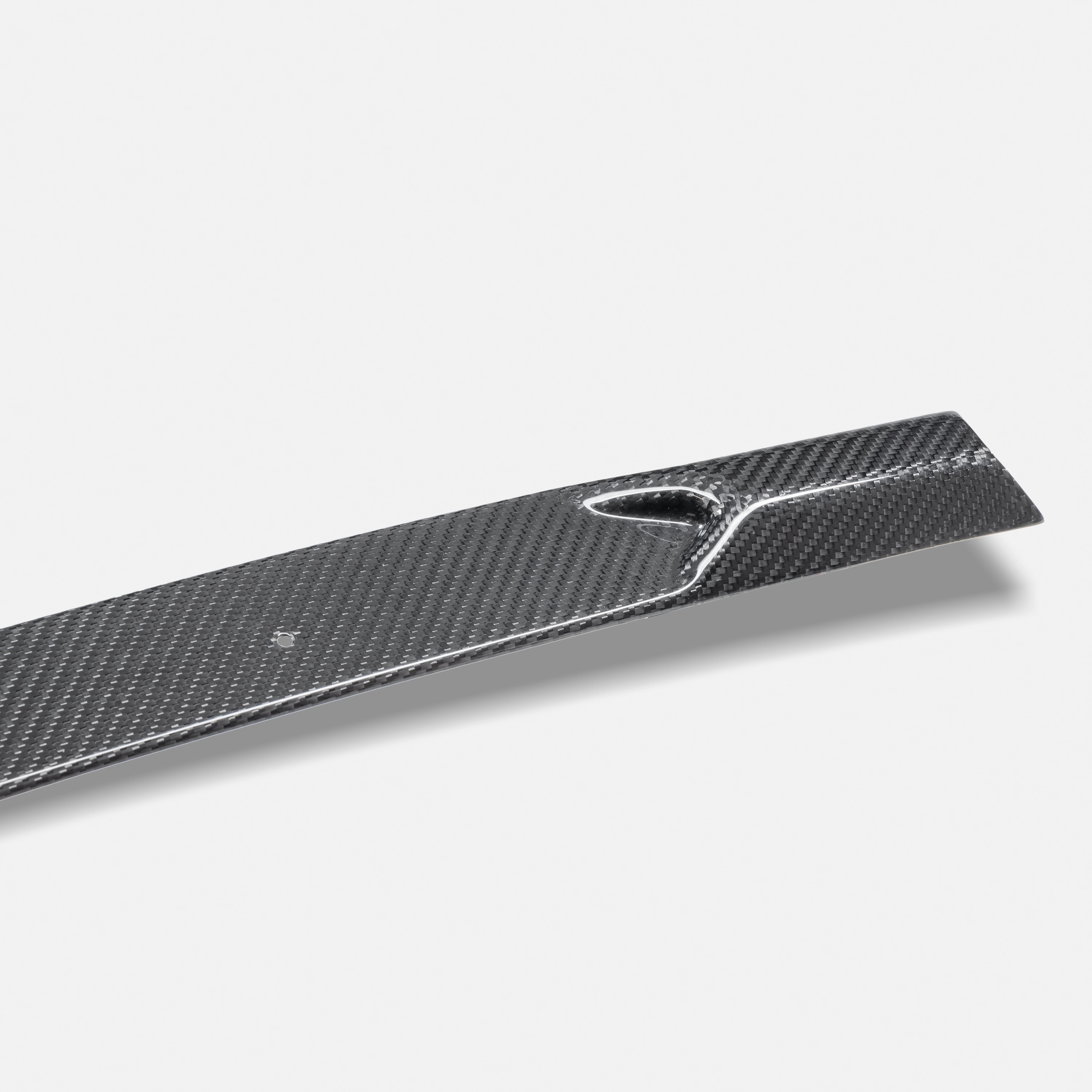 Lamborghini Urus - Carbon Fiber Front Horizontal Upper Trim